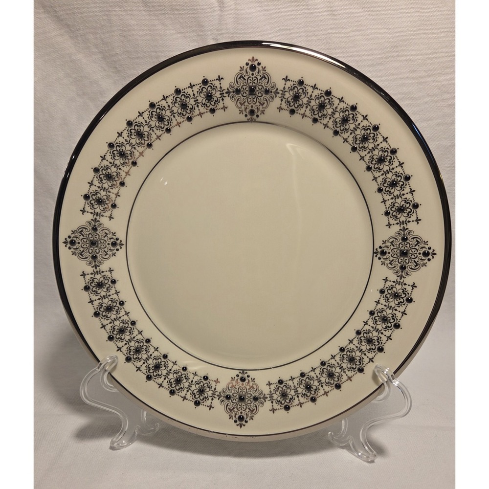 Lenox Solitaire Accent Plate 9" Dimension Collection Platinum Made USA